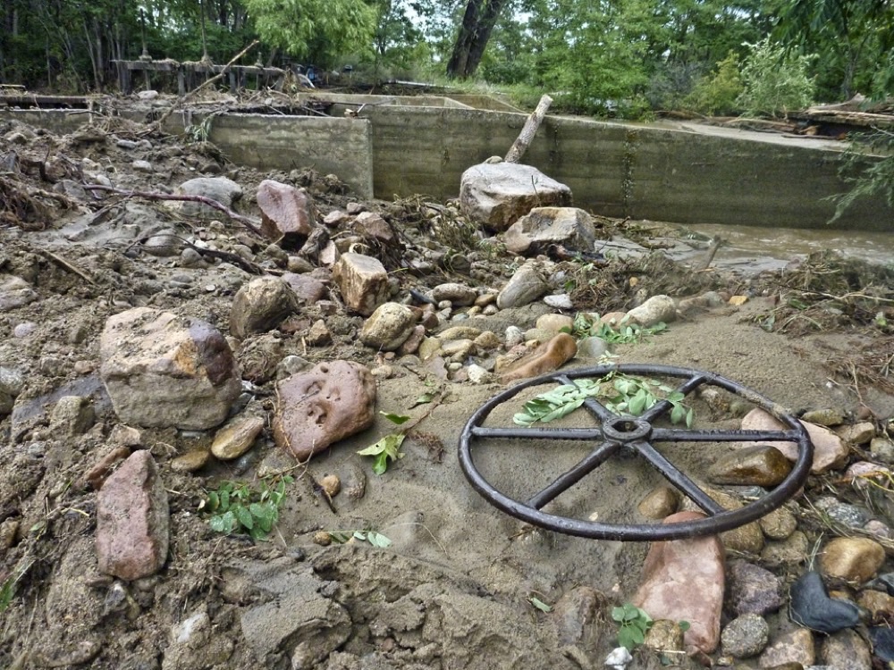 University Press of Colorado - Robert R Crifasi